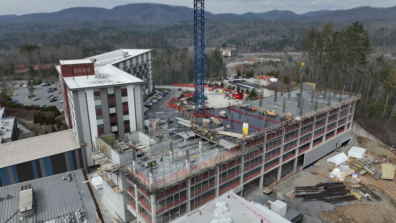 Hospitality & Hotel Roofing